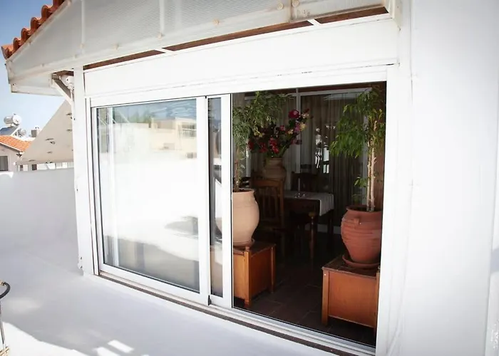 Stavros Amazing In The Centre Of بلدة كوس